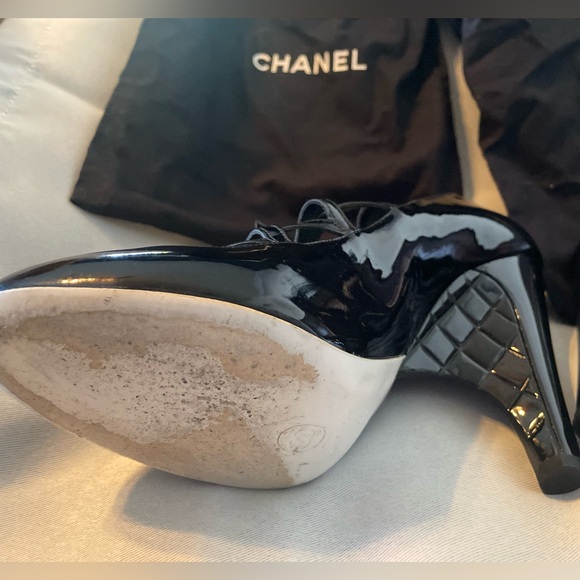 CHANEL PATENT LEATHER WEDGE SHOES - Picture 5 of 12